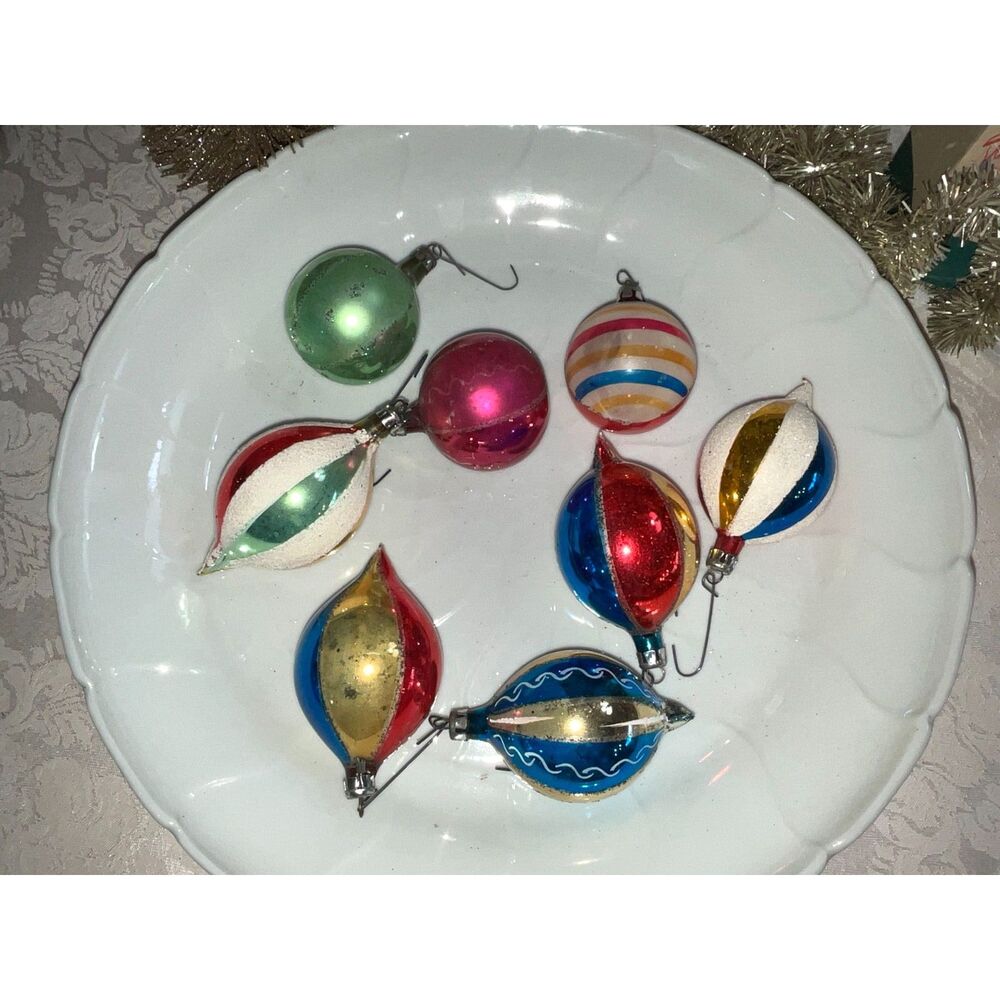 8 beautiful indented vintage Christmas balls made in Poland tear drops & balls - Picture 4 of 5